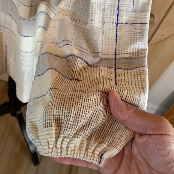 LulaRoe Clara Smock Blouse 1059 - Picture 4 of 8